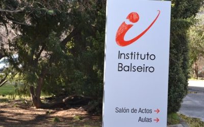 SE LLEVÓ A CABO UN COLOQUIO SOBRE CÁNCER Y TERAPIAS ANTI-TUMORALES EN EL BALSEIRO