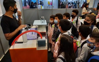 VISITANTES DE TODAS LAS EDADES CHARLARON CON DOCENTES DEL BALSEIRO EN LA FERIA DEL LIBRO 2022