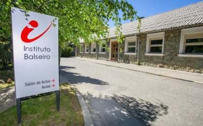 SE REALIZÓ EN EL BALSEIRO UN COLOQUIO POR EL DÍA DE LA MEMORIA