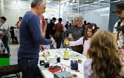 Un equipo del Balseiro participó en la Feria del Libro 2024